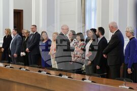 Министерски съвет - електрически влакове - подписване