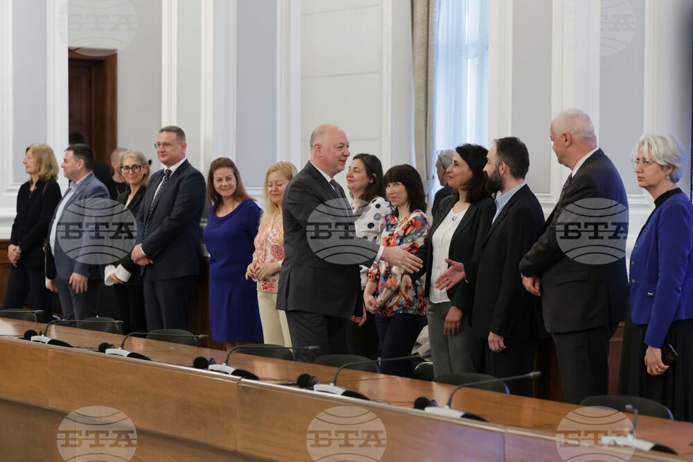Министерски съвет - електрически влакове - подписване