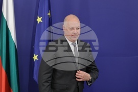 Министерски съвет - електрически влакове - подписване