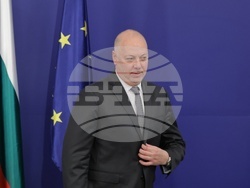 Министерски съвет - електрически влакове - подписване