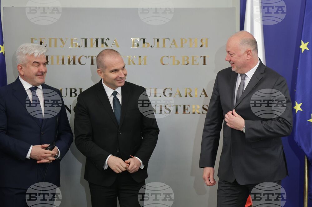 Министерски съвет - електрически влакове - подписване