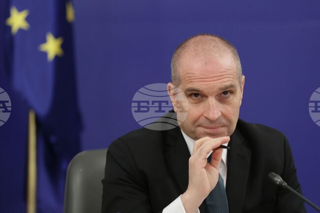 „Войната по пътищата“ наистина е такава и държавата трябва да отвърне с драконовски мерки, заяви министърът на транспорта и съобщенията Гроздан Караджов