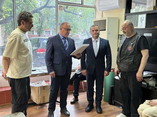 ОА Русе: Уъркшоп по гравюра, воден лично от световноизвестния Петър Лазаров и Иван Иванов - Йоаний се провежда в Русе