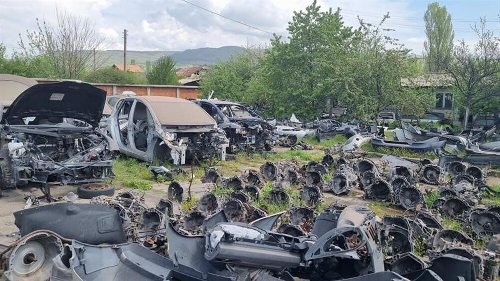 Police Uncover Second-hand Car Parts Shop Trading in Goods Stolen in Italy, Bulgaria