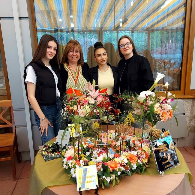 Ученици от професионалните гимназии в Пловдив, Бургас и в София са победители в Националното състезание по озеленяване и цветарство