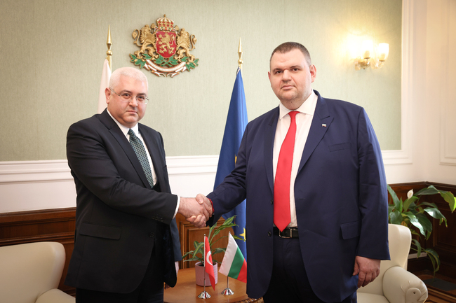 Делян Пеевски, лидер на ДПС и ПГ на ДПС-НОВО НАЧАЛО проведе среща с посланика на Р Турция Н. Пр. Мехмет Саит Уянък