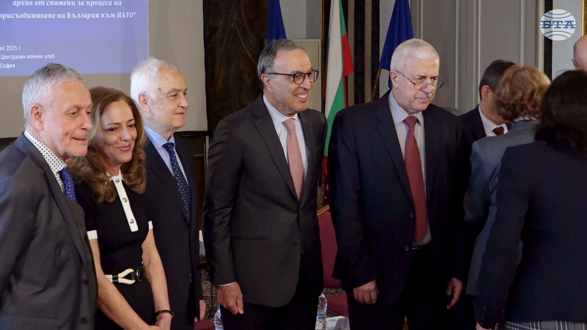 България защитава много активно националните си интереси в рамките на НАТО, каза министър Атанас Запрянов България защитава много активно националните си интереси в рамките на НАТО, каза министър Атанас Запрянов