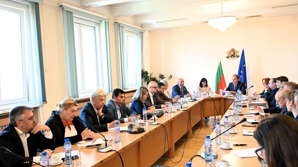 Labour and Social Policy Minister Meets Representatives of Trade Unions, Employers