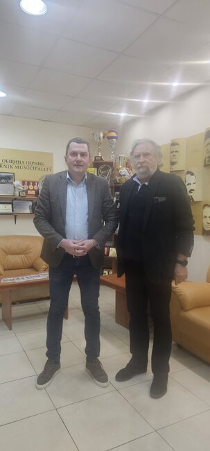 Проблема с недостига на акушерки са обсъдили кметът на Перник и началникът на АГ отделението в града