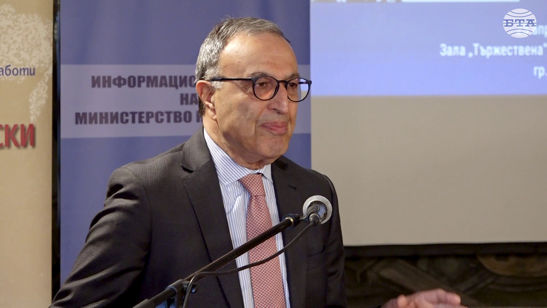 Страшно е, когато се поставя под въпрос членството на България в НАТО и ЕС, каза Петър Стоянов Страшно е, когато се поставя под въпрос членството на България в НАТО и ЕС, каза Петър Стоянов