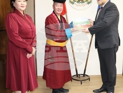 Снимка: Областна администрация Русе - Областният управител на Русе Анатоли Станев се срещна с извънредния и пълномощен посланик на Монголия в Република България Н. Пр. Лхагвасурен Саянаа. 