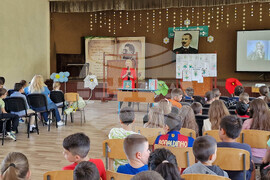 Свищов - литература - Катя Антонова - среща с ученици