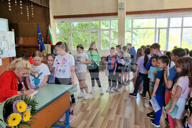 Свищов - литература - Катя Антонова - среща с ученици