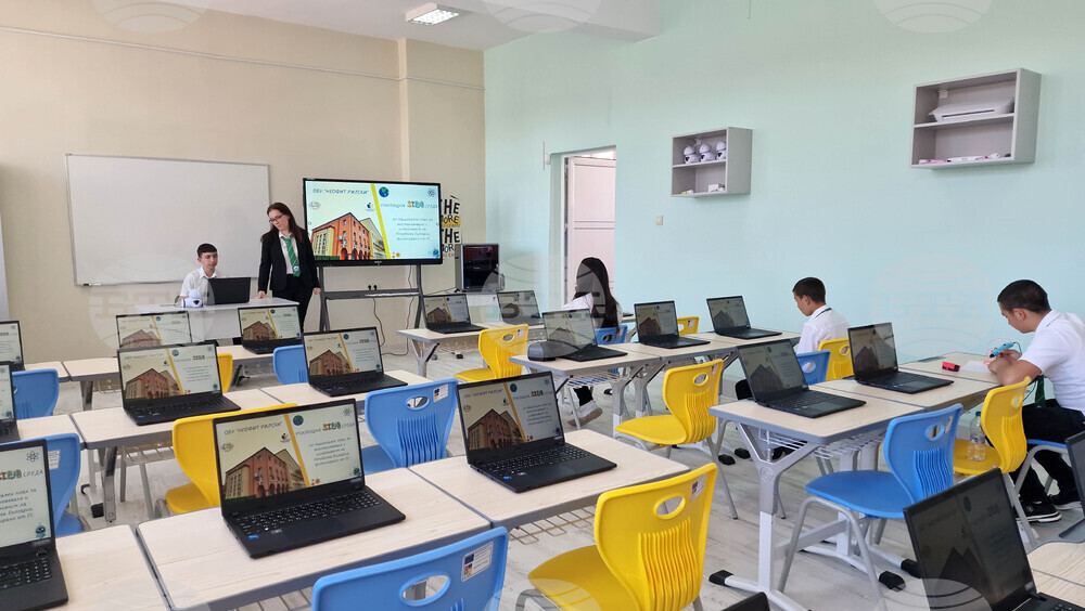 Самоков - Обединено училище "Неофит Рилски" - СТЕМ център - откриване