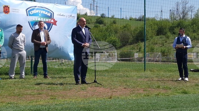 Над 450 деца спортуваха с президента в рамките на едноименната кампания, която се проведе в Перник за пръв път