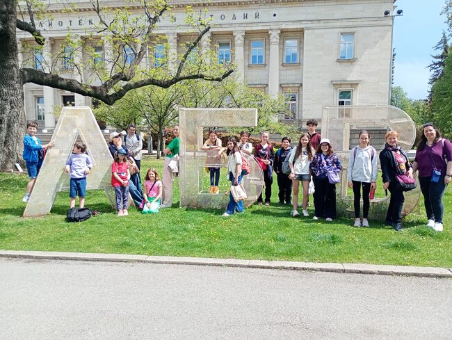 Ученици от неделни училища в чужбина преминаха през образователни маршрути в България