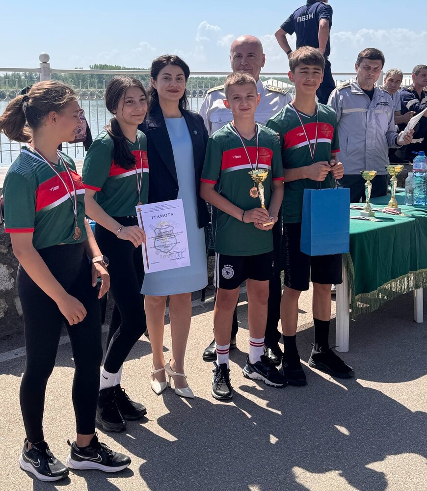 Областният управител Ани Арутюнян награди победителите в Областния етап на Националното ученическо състезание „Защита при бедствия, пожари и извънредни ситуации“ – 2025 г.