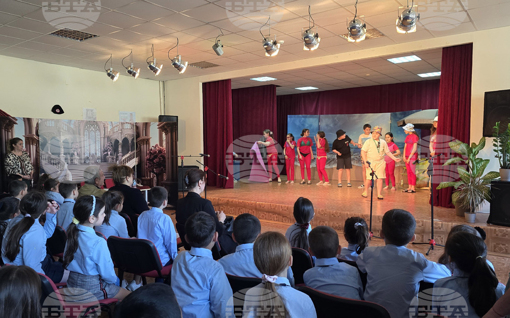 Добрич - Стефан Цанев - ученици - пиеса