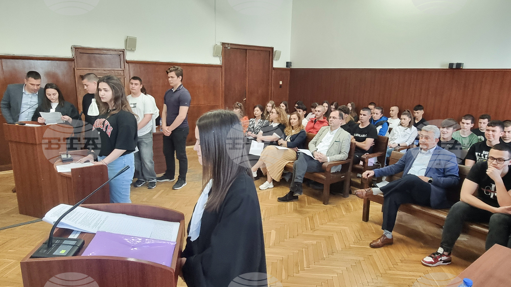 "Извършители" на грабеж пред дискотека бяха осъдени в симулативен процес в Съдебната палата в Хасково