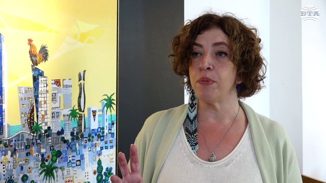 В изложбата „Израел от сапфир и злато: Приказка за два града“ се сливат фантазия и реалност