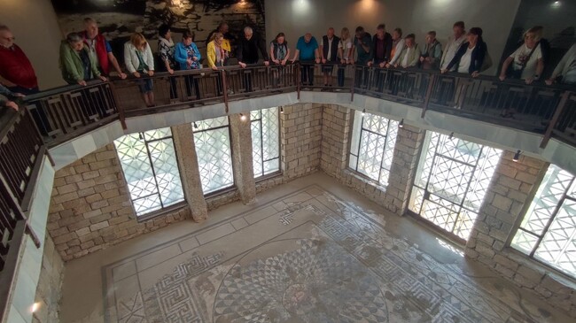 Гости от Австрия поставиха началото на туристическия сезон в Музея на мозайките в Девня