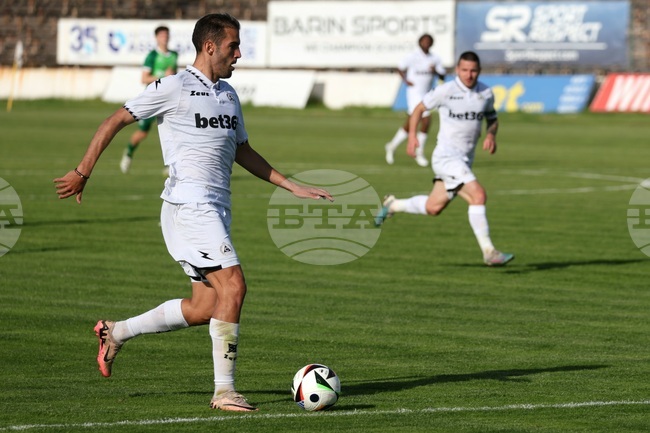 Славия записа първа победа в летните си контроли след успех над Локомотив (Пловдив) 