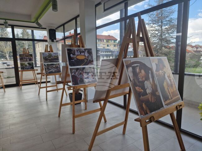 Фотоизложба, посветена на френския град Перн ле Фонтен, бе открита в Троян