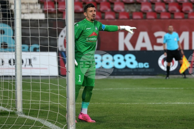 Крумовград се раздели с титулярния си вратар след изпадането във Втора лига