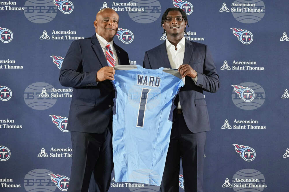 Titans Draft Football