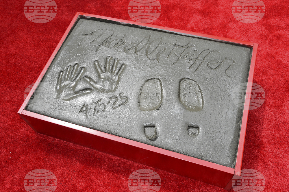 Michelle Pfeiffer Hand and Footprint Ceremony