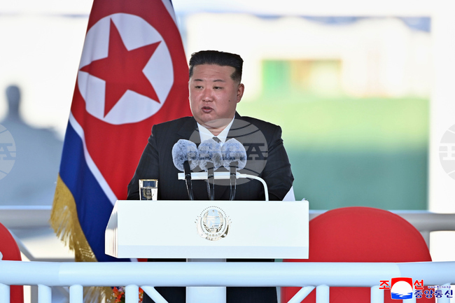  Ким Чен-ун инспектира завод за боеприпаси 