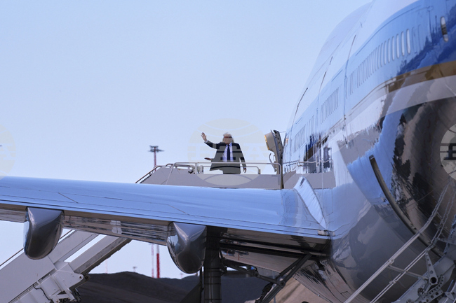 АФП: "Еър форс уан" - президентският самолет, който Тръмп иска да замени