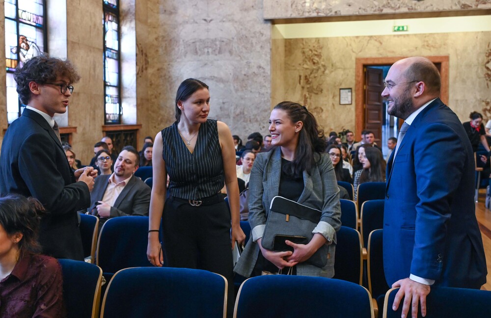 Министър Георгиев към студенти от национално състезание по право: Юридическите професии се нуждаят от подготвени и не подлежащи на външни влияния юристи