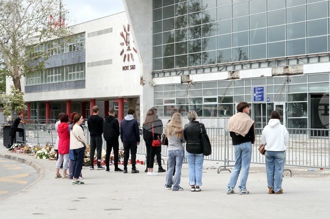 В Нови Сад се отбелязват шест месеца от трагедията на жп гарата
