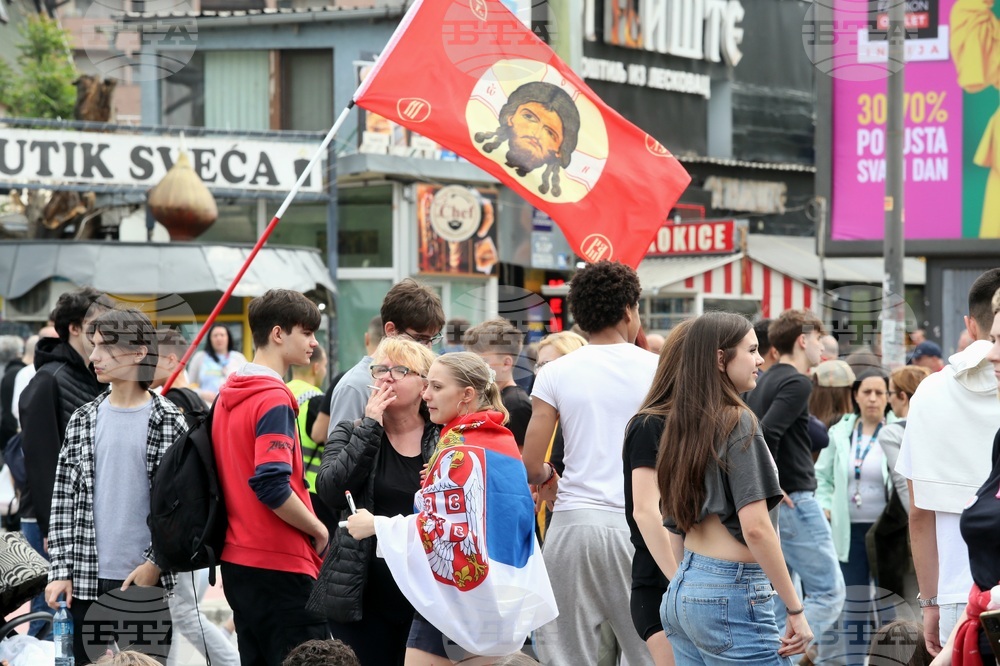 Serbian Police Use Pepper Spray Against Protesters in Novi Sad, Again