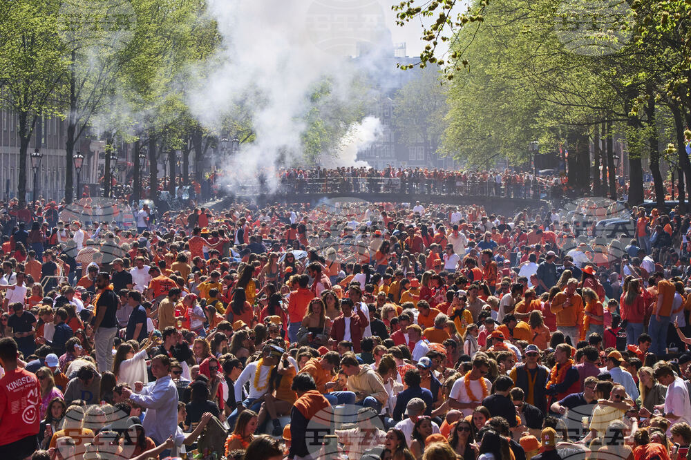 АНП: Игри, храна и музика на слънчевия и сух Ден на краля в Нидерландия