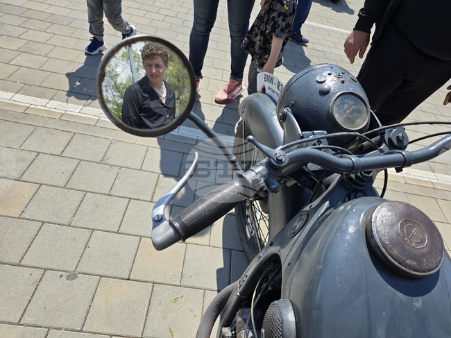 Сливен - ретро автомобили - парад