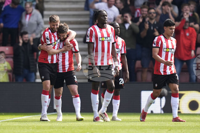 Уил Стил и Дани Рол са основните кандидати за мениджърския пост в Саутхемптън