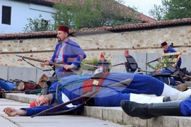 Панагюрище - мемориален комплекс „Априлци“ - историческа възстановка