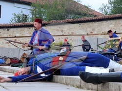 Панагюрище - мемориален комплекс „Априлци“ - историческа възстановка