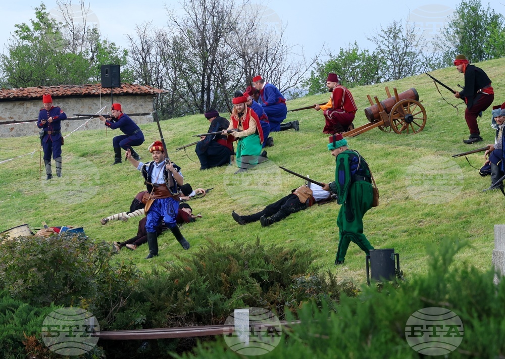 Панагюрище - мемориален комплекс „Априлци“ - историческа възстановка