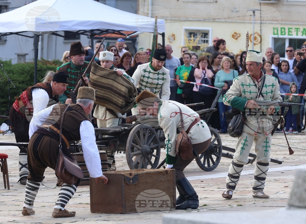 Панагюрище - мемориален комплекс „Априлци“ - историческа възстановка