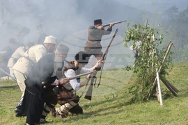 Панагюрище - мемориален комплекс „Априлци“ - историческа възстановка