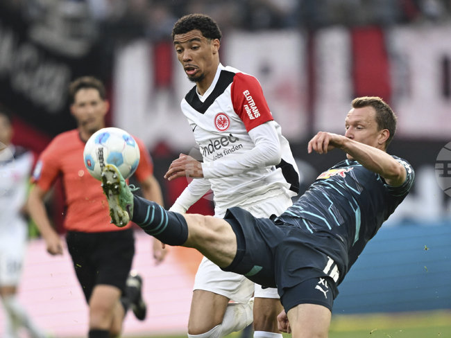 Екитике иска да напусне Айнтрахт през лятото, клубът смята да получи 100 милиона евро за него