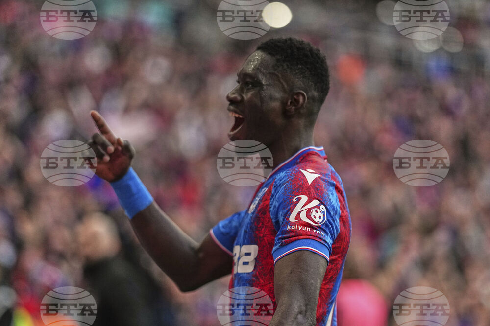 Кристъл Палас надделя над Астън Вила и се класира за финала на ФА Къп