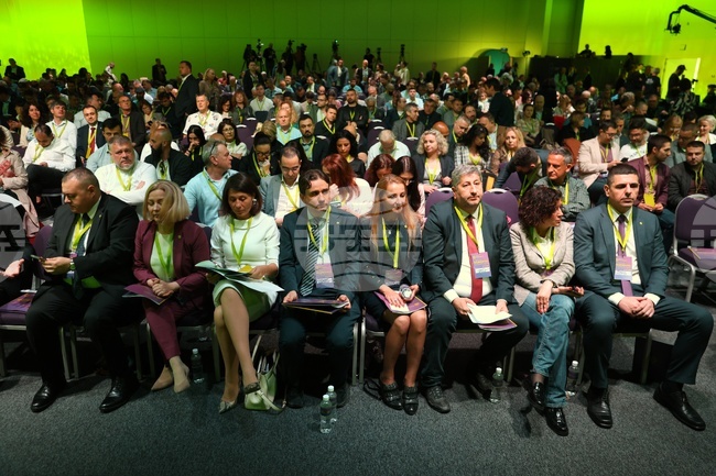 С реч на Христо Иванов започна националната конференция на "Да, България!", на която ще бъде избран нов председател на партията