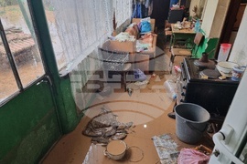 Село Кобиляк - проливен дъжд - наводнени къщи