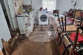 Село Кобиляк - проливен дъжд - наводнени къщи