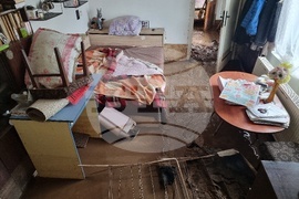 Село Кобиляк - проливен дъжд - наводнени къщи