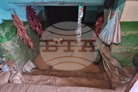 Село Кобиляк - проливен дъжд - наводнени къщи